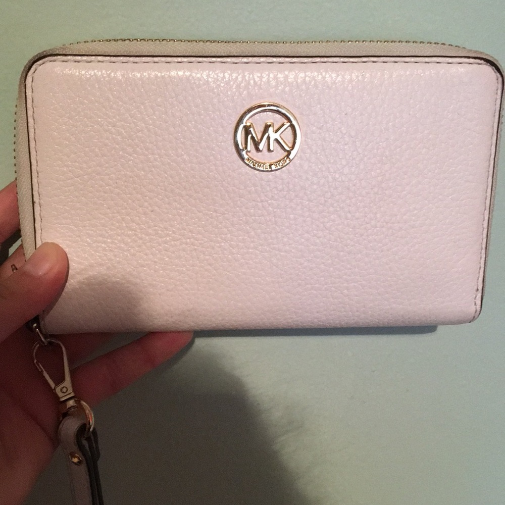 White Michael Kors Wallet